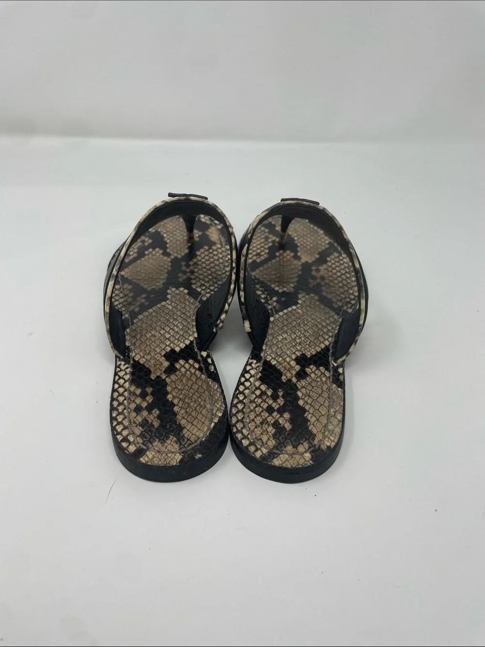 Tory Burch Women’s Thong Leather Leigh Snake Print Sandal 7.5
